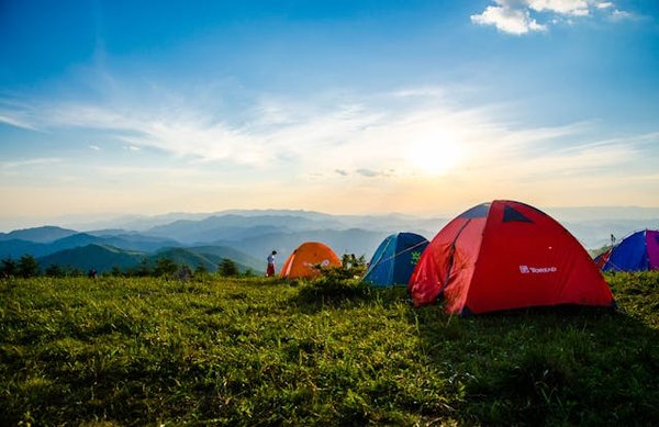Quels sont les meilleurs conseils pour un camping en région de savane en Afrique?